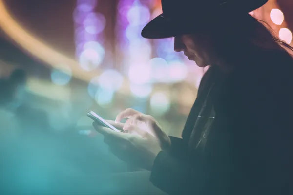 678DB Login — Instantly access your secure account A confident dealer surrounded by casino chips inviting players to access their 678DB account, reflecting quick and easy login options.